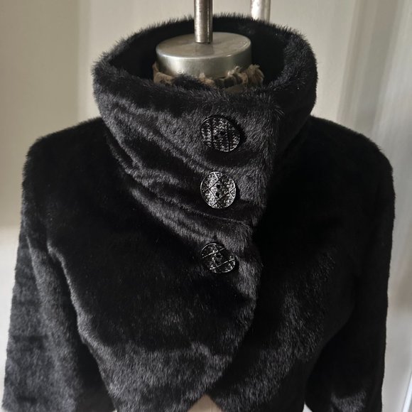 Ladies Black Faux Fur Cropped Jacket - Picture 5 of 9